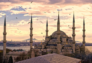 Sunset over The Blue Mosque, (Sultanahmet Camii), Istanbul, Turkey
